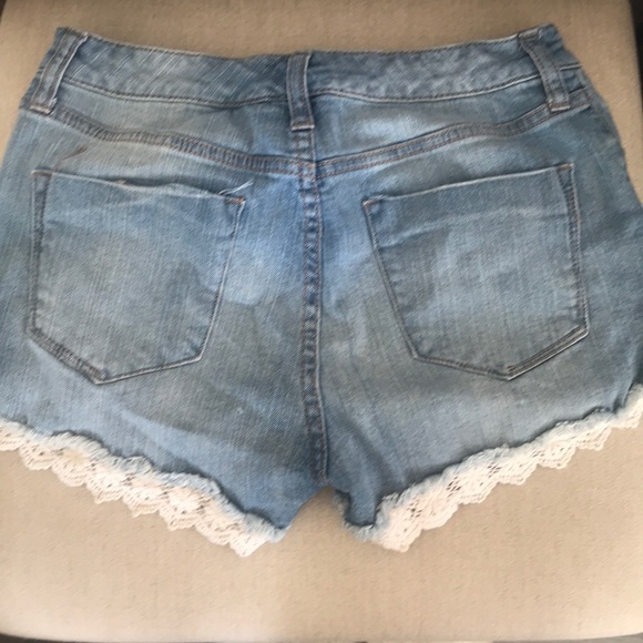 Shorts - Picture 3 of 3